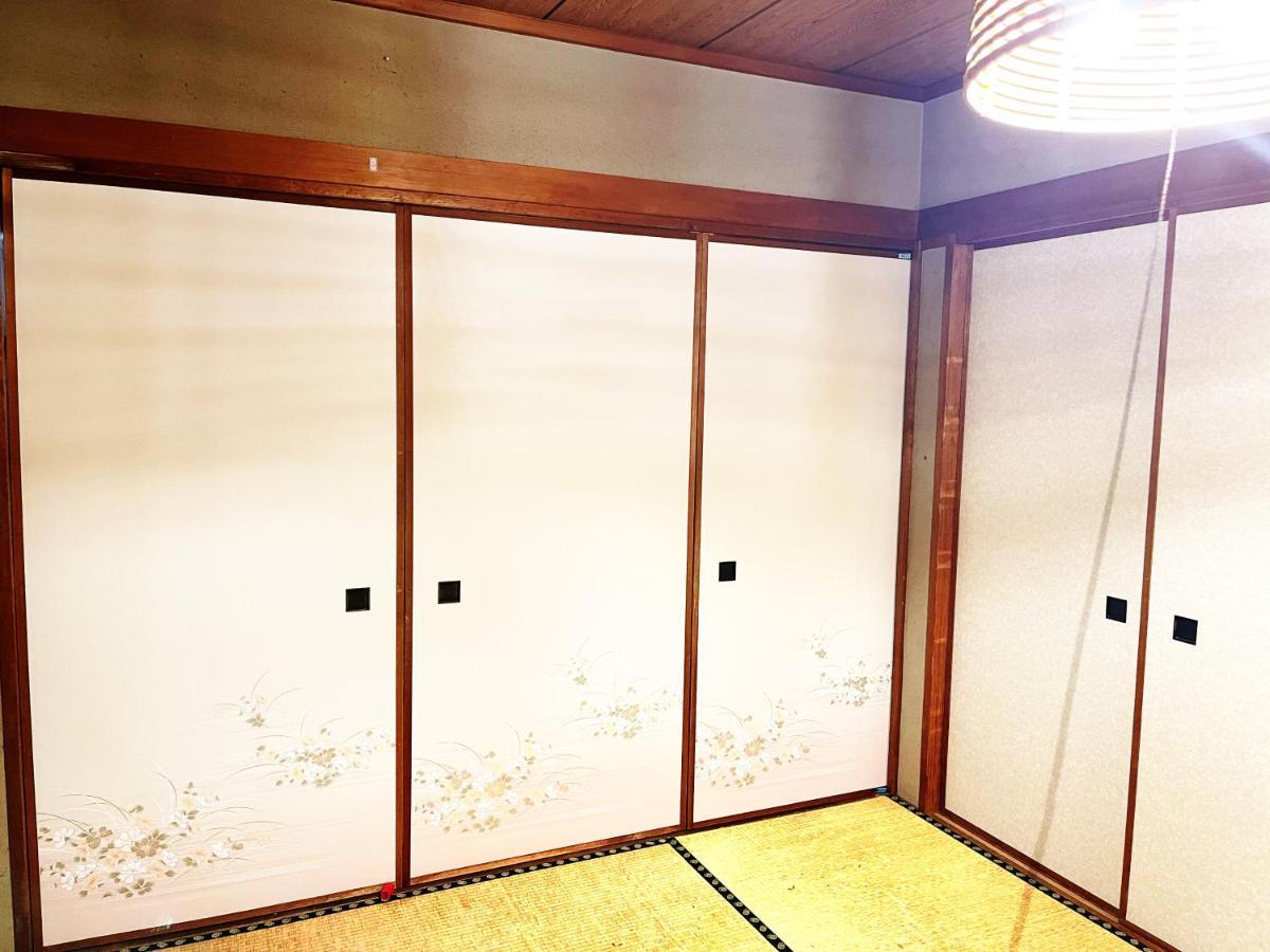 Tatami Room & Living Room Equipped With Multinational Tv And Fire, Bbq Corner In Tokyo Downtown House Exterior foto